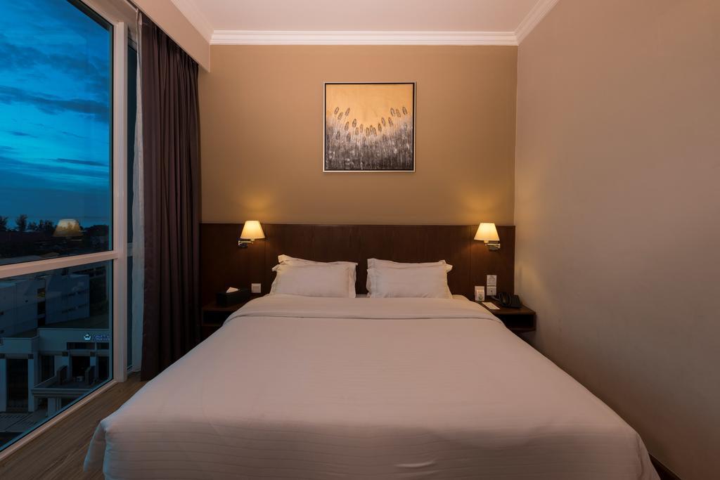 Swiss Hotel Apartment Kuala Belait Buitenkant foto